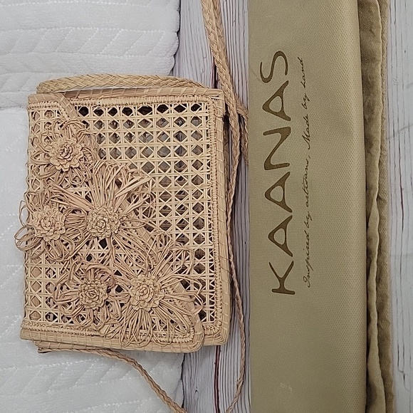 Kaanas Handmade Straw Bag - Picture 1 of 10